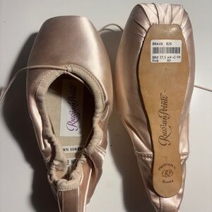 Ballet Pointe Shoes: Russian Pointe Brava size 37.5